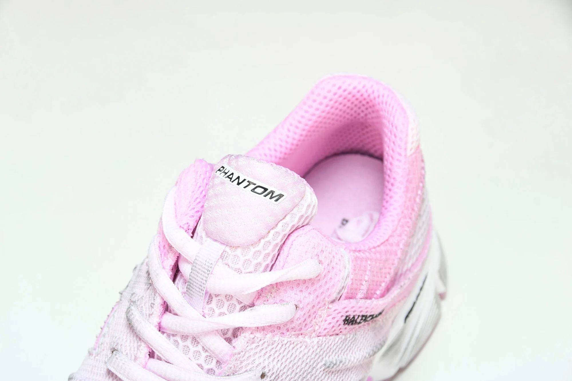 Phantom Trainer 'Pink'