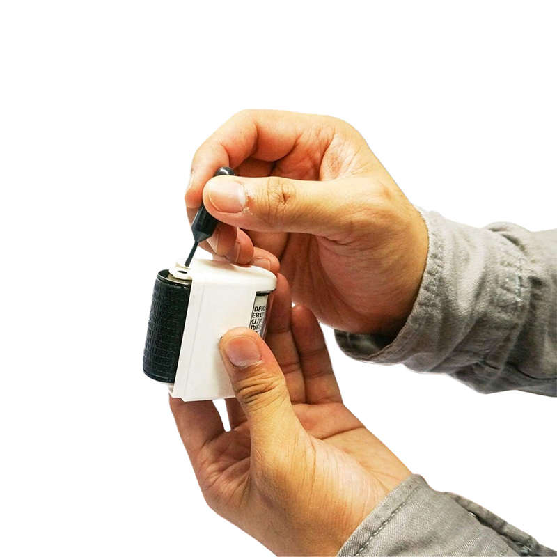 Identity Theft Protection Roller Stamp for Hiding Sensitive Information, Wide Confidential Stamp with 3 Irhk Refill, Security Stamp Roller for Identity Theft Preventionn,Classy Whit