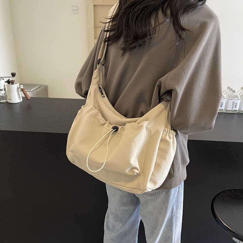 Korean Fashion Nylon Crossbody Bag 2024 New Casual Versatile Pleated Shoulder Bag Large Capacity Solid Color Canvas Bag