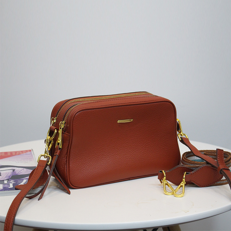 Top Layer Cowhide Camera Bag Crossbody Small Square Bag High-End Fashion Tofu Bag New Versatile Fashion Bag Wholesale