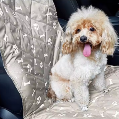Schutzaccessoire für Tiere im Auto