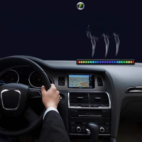 Aromadiffusor Auto – LED-Beleuchtung und Frische an Bord