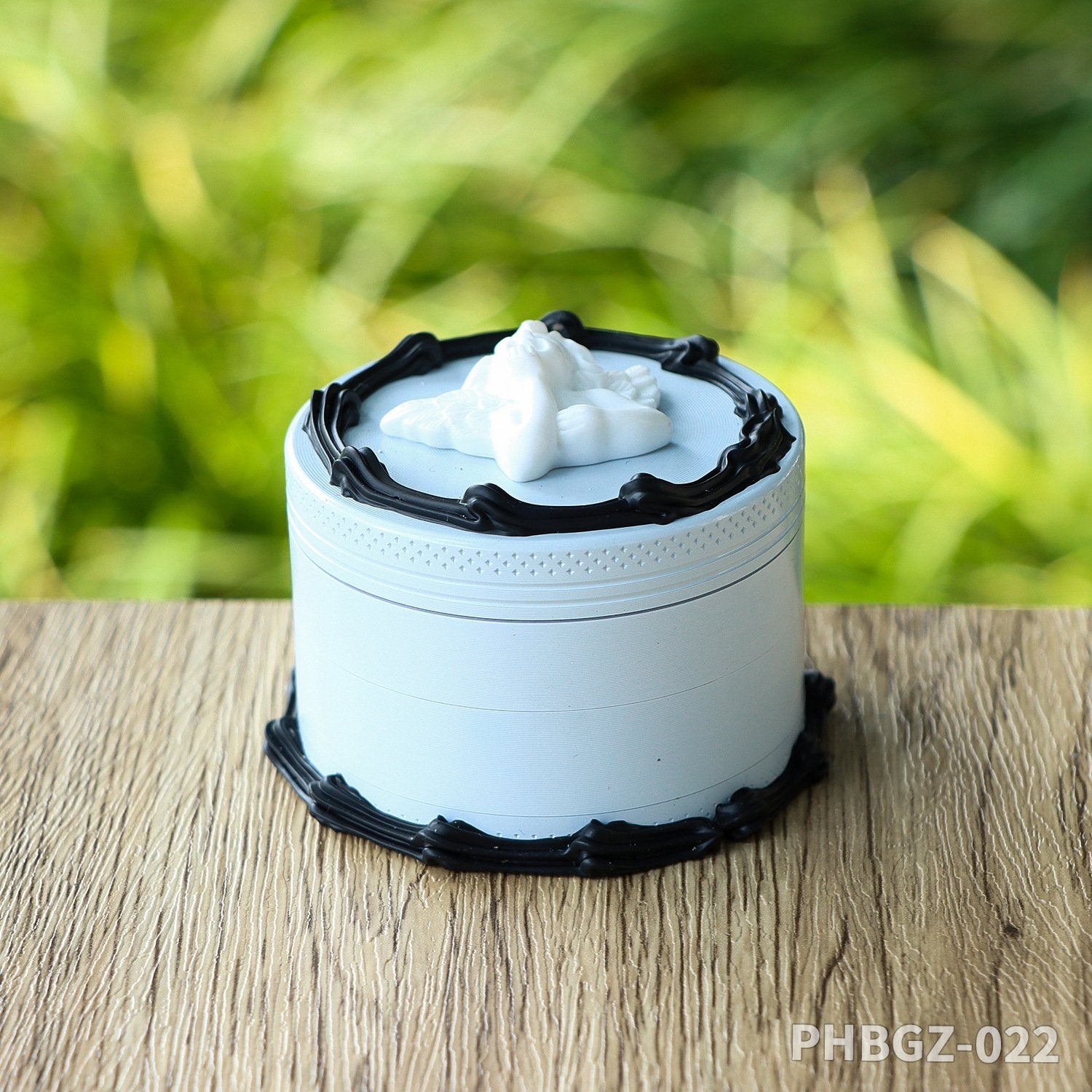 Cake-Shaped Grinder