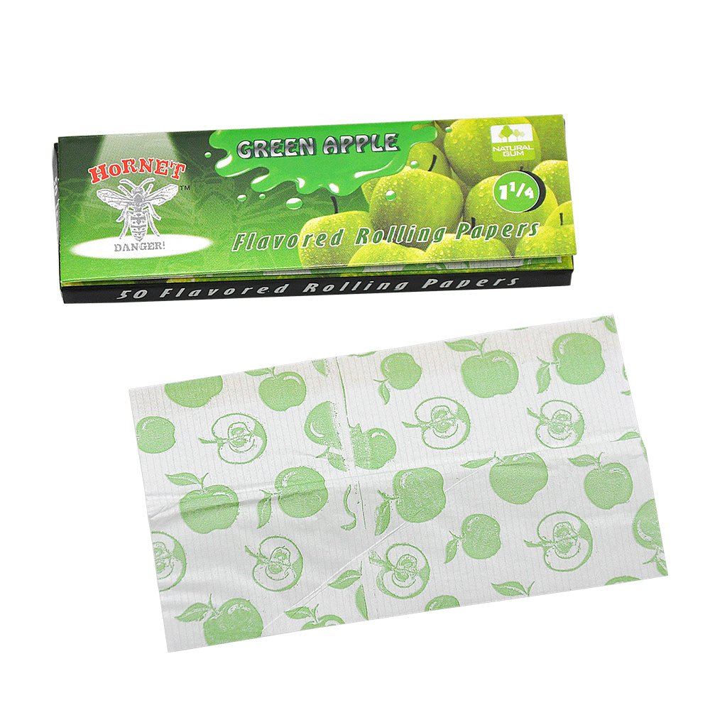 Hornet Apple Flavored Rolling Paper Box of 50 Booklets/2500 sheets - PuffingBird CA