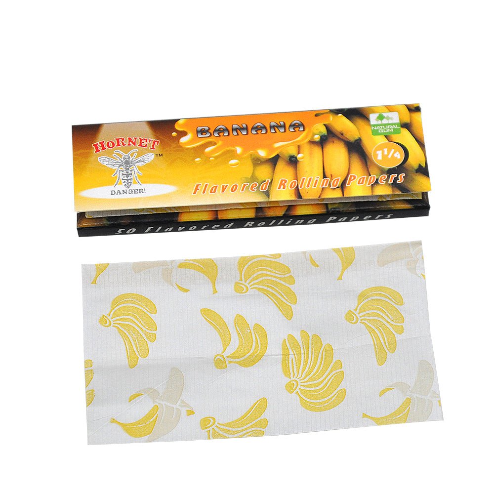 Hornet Banana Flavored Rolling Paper Box of 50 Booklets/2500 sheets - PuffingBird CA